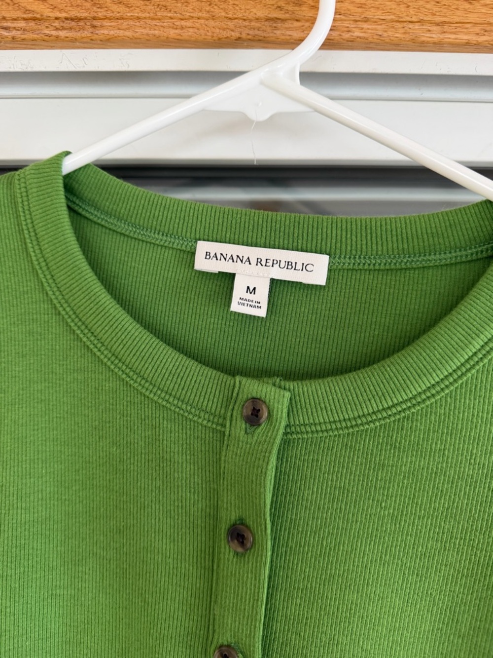 NWOT Banana Republic Short-Sleeve Green Ribbed Cotton Button-Down Tee - Picture 3 of 5